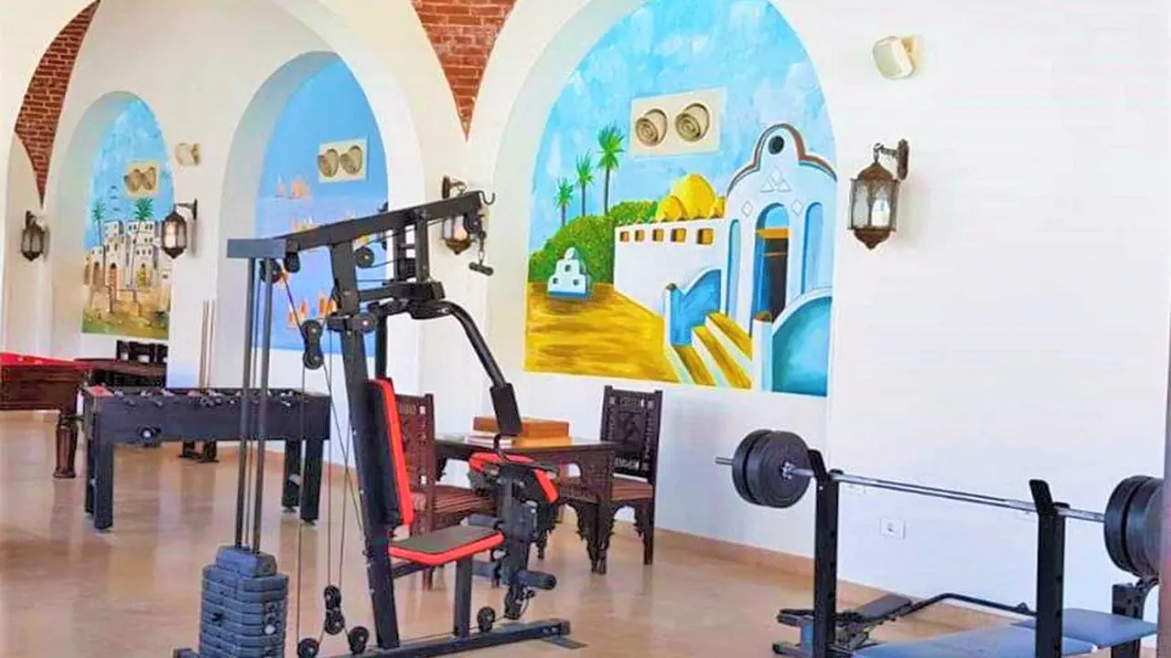 الفندق روحانو بيتش ريزورت - القصير